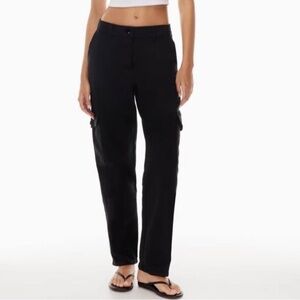 Aritzia Wilfred Free Modern Cargo Pants Black Casual 90s Style Streetwear Size 2